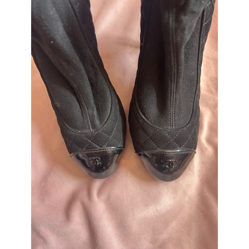 Chanel Black Quilted Suede Patent Cap Toe CC Logo Ankle Boots Size 38 - Picture 3 of 10